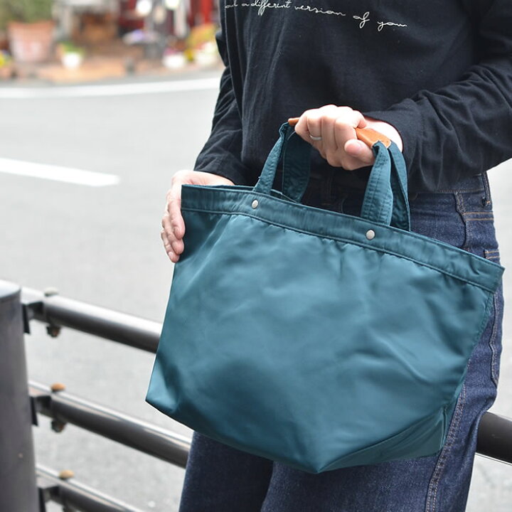 楽天市場 ナイロン トートバッグ アースカラー ナイロントートl ファスナーポーチ付き メイクアップ Make Up おしゃれ レディース メンズ 通勤 通学 軽量 撥水 目隠しカバー付き シンプル スナップボタン付き 内ポケット Carro デザイン雑貨カロ 楽天市場 ナイロン トートバッグ アースカラー ナイロントートl ファスナーポーチ付き メイクアップ Make Up おしゃれ レディース メンズ 通勤 通学 軽量 撥水 目隠しカバー付き シンプル スナップボタン付き 内ポケット Carro デザイン雑貨カロ