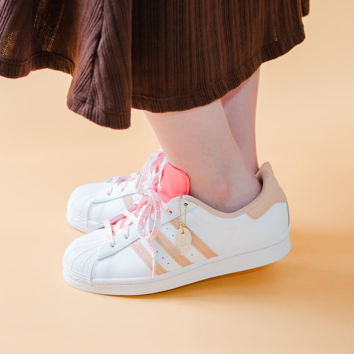 楽天市場 Adidas Originals アディダス オリジナルス Adidas Superstar スーパースター22s Gw0570 ホワイト ベージュスニーカー バレンタイン カジュアル ピンク ハート Carrot