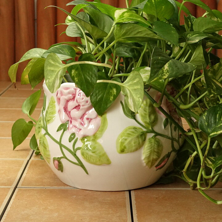 楽天市場 ヨーロッパ ポルトガル製 陶器 植木鉢 お洒落 ハンドメイド プランター バラ レリーフ ピンク Pink ローズ ばら 底穴あり 直植え Ok 優雅 薔薇 直径 18cm ガーデニング Pan H233p ヨーロッパインテリア カサピース