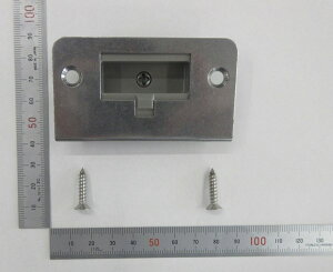 【ゆうパケット】パナソニック Panasonic 片開きドア 内装開戸用ラッチ受け MJHRU98XW4