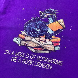 IN A WORLD OF BOOKWOMS BE A BOOK DRAGON ドラゴン アート プリント Tシャツ メンズL相当 【古着】【中古】【SS2309】【SS2406】