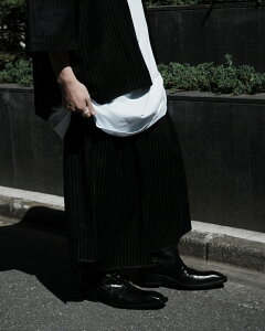 1313 SELAH / WENA SHORTS BLACK �gTONAL PINSTRIPE�h 26SS