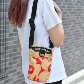 【セール40%OFF】 マリメッコ ショルダーバッグ ウニッコ ライトブラウン×レッド marimekko Neat Phone Pocket Unikko スマホポシェット フォンバッグ スマホショルダー NeatBag おしゃれ 送料無料 _ss02