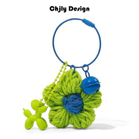 レディース バッグチャーム キーホルダー デイジー 花 フラワー ニット 手編み ハンドメイド ぬいぐるみ ふわふわ ストラップ アクセサリー 鍵 飾り 小物 雑貨 大人可愛い おしゃれ 個性的 癒し カラフル 通勤 通学 プレゼント ギフト プチギフト