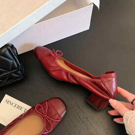 レディース パンプス 本革 牛革 レザー チャンキーヒール 太ヒール ミドルヒール ラウンドトゥ リボン 柔らかい 履き心地抜群 痛くない 疲れにくい 歩きやすい シンプル 上品 きれいめ 大人可愛い 通勤 オフィス 仕事用 カジュアル