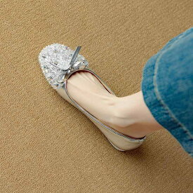 レディース パンプス フラットシューズ 本革 リボン ビジュー シルバー ラウンドトゥ ぺたんこ 柔らかい 履きやすい 痛くない 歩きやすい 上品 大人可愛い ガーリー フェミニン 疲れにくい 通勤 通学 普段使い 春 秋