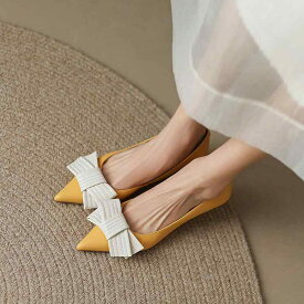レディース パンプス キトゥンヒール ミドルヒール 本革 ラムレザー リボン 浅め ポインテッドトゥ 上品 エレガント きれいめ 大人可愛い 通勤 フォーマル 結婚式 美脚効果 イエロー オールシーズン