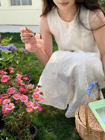 ワンピース レディース 春夏 ノースリーブ ゆったり シルエット デザイン 刺繍 ジャカード バラ柄 モチーフ 月光 ローズ エレガント ロマンチック スタイリッシュ