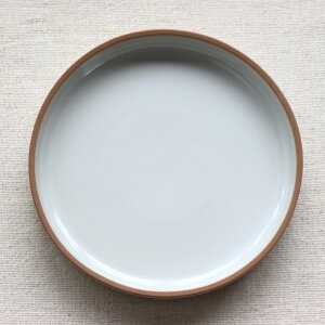 ペトリー 中皿 日本製 瀬戸焼 14cm プレート ラウンド 丸皿 中皿 平皿 皿 取り皿 ビュッフェプレート ディナープレート メイン皿 パスタ皿 サラダプレート 赤土 ベージュ