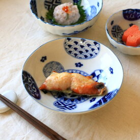 藍丸紋 5.5寸浅鉢 長く使える上品な藍染柄です 煮物鉢 中鉢 刺し身皿 和食 和食器 国産 美濃焼 訳あり