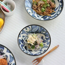 やちむんの藍花 煮物鉢 17cm 日本製 美濃焼 5.5寸丼 ボール ボウル 小鉢 中鉢 肉じゃが鉢 煮物鉢 奴鉢 フルーツ鉢 お浸し鉢 取り分け鉢 鉢 丸碗 丸皿 おばんざい 沖縄 花 琉球