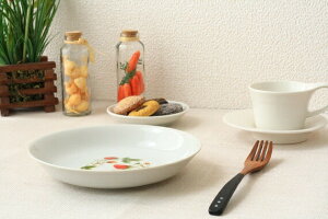 苺柄のマルチボール スーパーアウトレット フルーツ盛り合わせに ボウル シンプル パスタ皿 カレー皿 かわいい 国産 美濃焼 訳あり