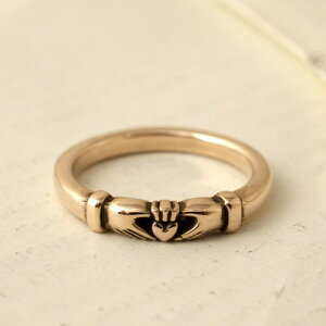 Vantique CLADDAGH RING-GOLD TAKERU SATOU MODEL�@�A�C�������h�̓`���f�U�C��