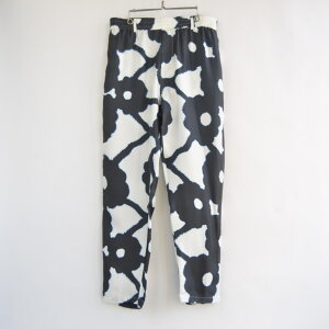 BANANA TIME �i�o�i�i�^�C���jTAPERD2 PANT(UNISEX)�@BLEEDING FLOWERS ECRUBLACK