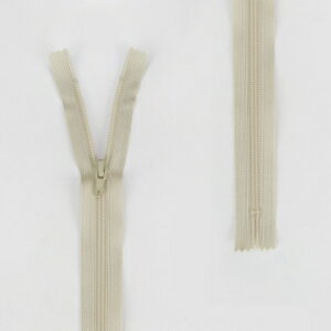 YKK フラットニットファスナー 20cm カラーNo.572