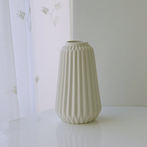 楽天市場 花瓶 フラワーベース 陶器 白 おしゃれ モダン アンティーク 北欧 Didier 花瓶 フレンチライン 一輪挿し S ホワイト F9 高さ15cm アンティーク雑貨 Cheerful