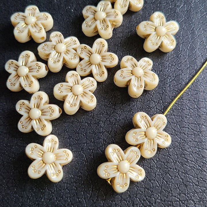 楽天市場 10個 アンティーク調 ゴールドラインのお花ビーズ 5枚花弁 ベージュ フラワービーズ アクリルビーズ フラワーモチーフ ちぃぷぅち ビーズ パーツ チープーチ