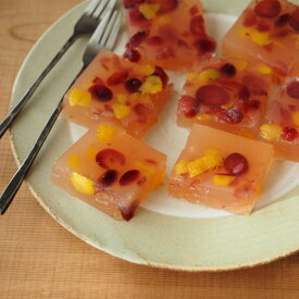 [直営店] まるい縁取りの陶器 プレートM 直径21.5cm 日本製 美濃焼 陶器 パンとごはんと... 菱沼未央さん M002