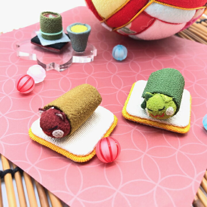 楽天市場 ちりめん飾り 置物 ちりめん細工 キット 巻き八つ橋猫 和菓子な動物 ミニチュア細工 動物 ねこ 和菓子 八つ橋 京都 可愛い ミニチュア ディスプレイ 小さい 飾り 置物 飾り物 プチギフト お茶菓子 和風 ちりめん細工館 楽天市場店