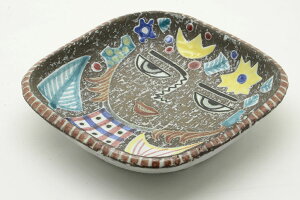 Mari Simmulson }V\ v[g/gCykG re[WG AeB[Ni M  gC XEF[fz