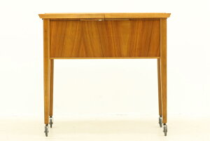 XEF[f@ȃLX^[Se[u@`[Nށ@kƋre[WyAeB[N kCeA ؐ TChe[u S [Ƌ ٖD z