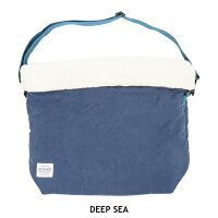 冷房対策4WAYキャリーバッグドッグベッドカドラー裏起毛もこもこMANDARINEBROTHERS.SLEEPINGBAG