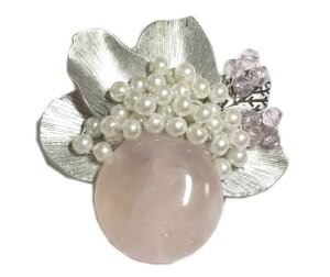 ネックレス 兼用 ブローチ ピンク レディース 安全ピン スカーフ スカート 止める 留める かわいい ファッション アクセサリー 韓国 オッコルム ブレザー お出かけ お呼ばれ 伸びる 人気 お