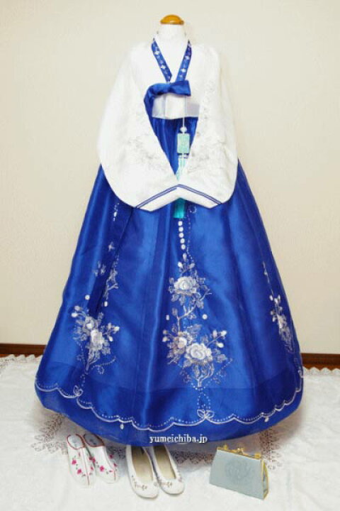 楽天市場 レンタル チマチョゴリ レンタル チョゴリ レンタル 韓国 韓服 韓服レンタル ハンボク ハンボクレンタル 青 白 可愛い 刺繍 成人式 卒業式 化繊 バスト102 112cm 身長 靴高さ160 163cm O Rental 05 S チマチョゴリ韓服韓国雑貨yumekobo