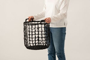 バスケット M SLY-041 かご 籠 収納 おしゃれ アジアン 北欧 韓国 編み込み 収納 入れ物 シンプル 便利 ボックス 軽量 丸 円形 Mサイズ 洗濯 衣料 店舗 カフェ ブラック ナチュラル 東谷 あずまや