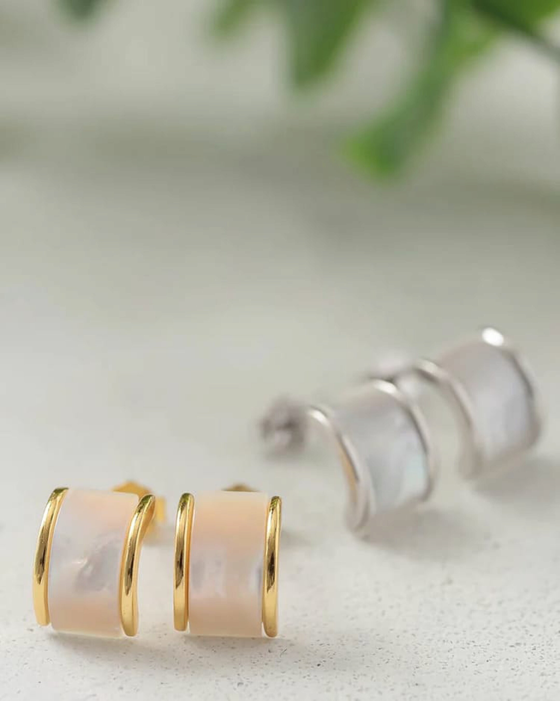 ハーフアーク×シェルモチーフミニピアス
