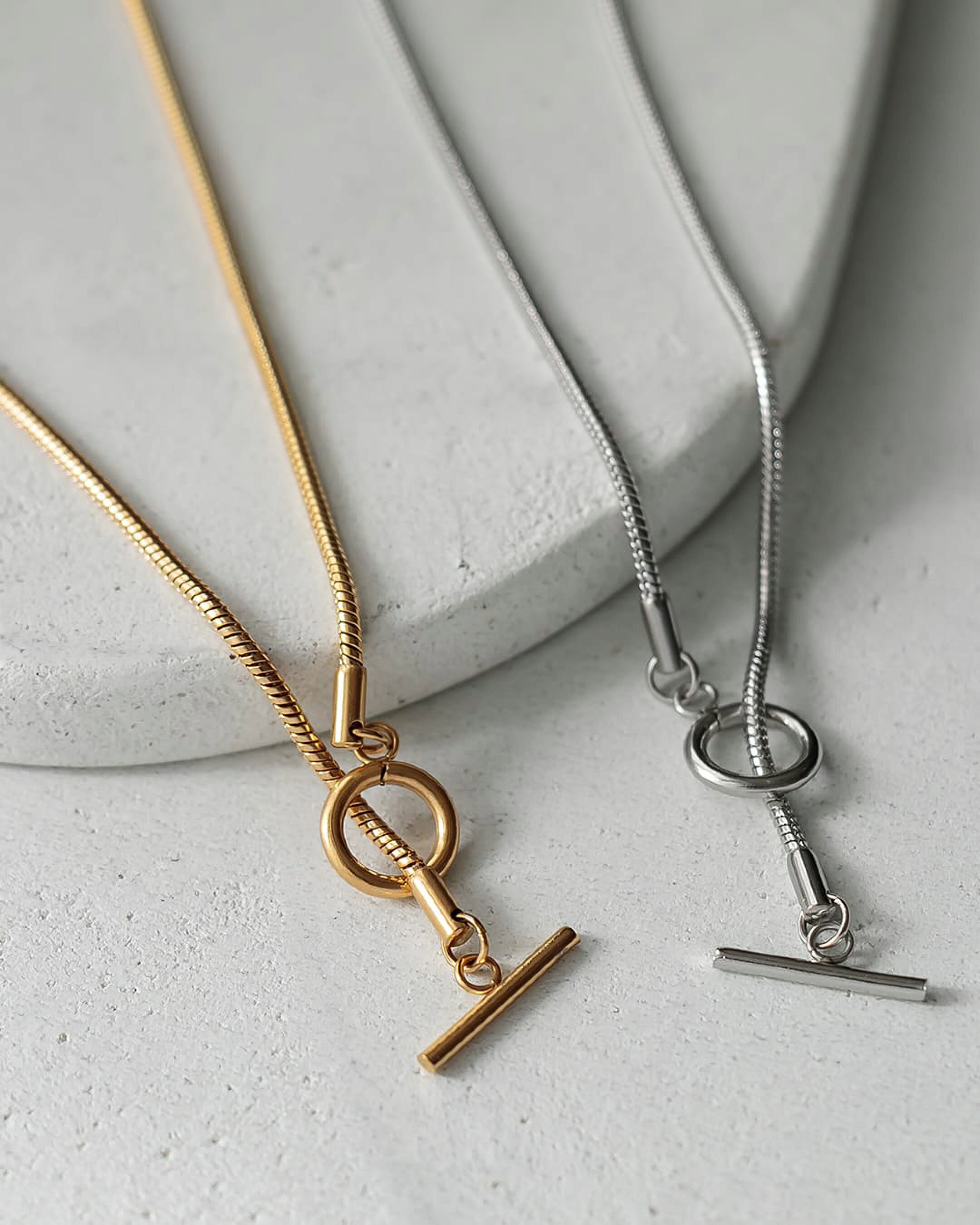 【18KGP】マンテルモチーフロングネックレス