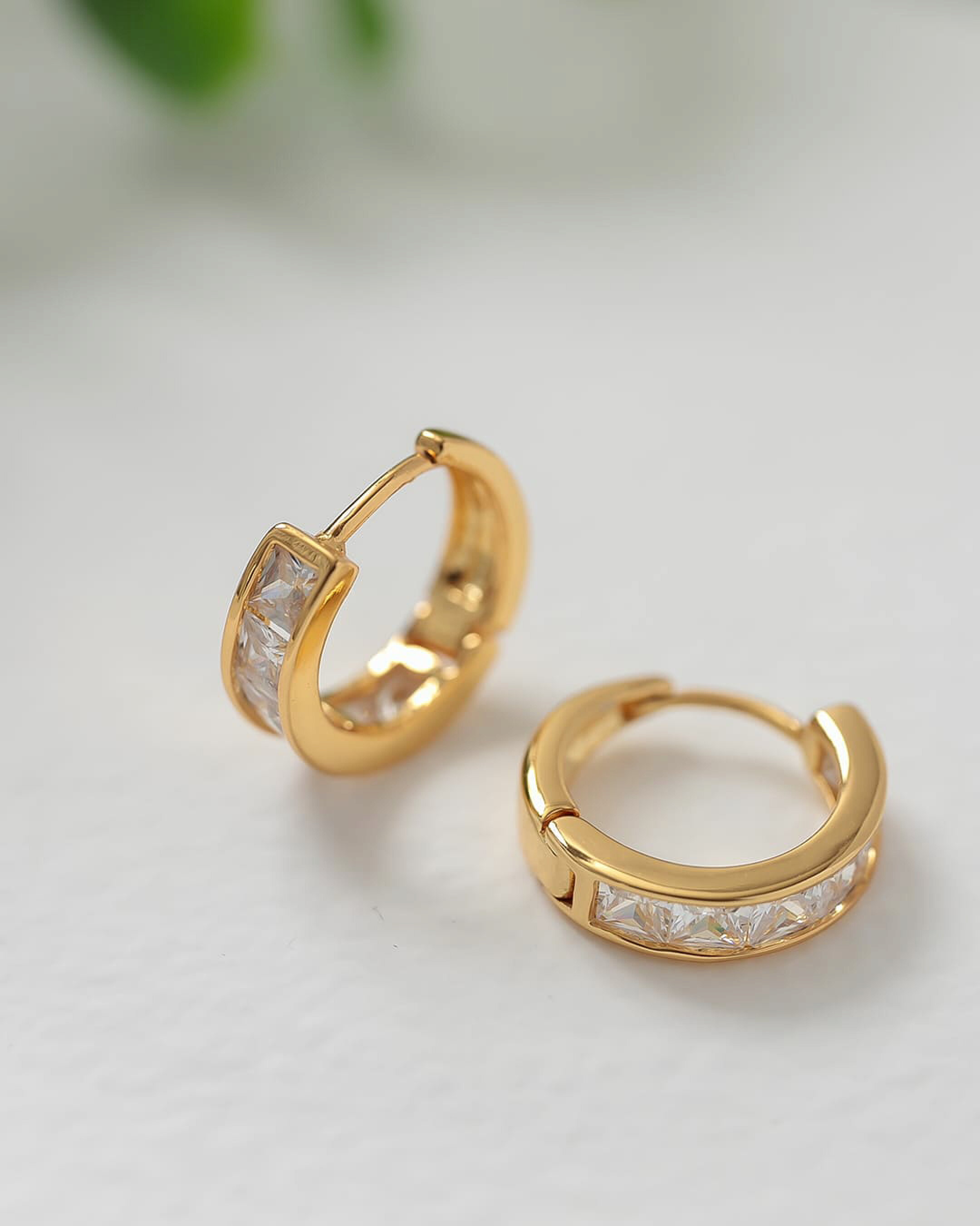 ラインストーンフープピアス