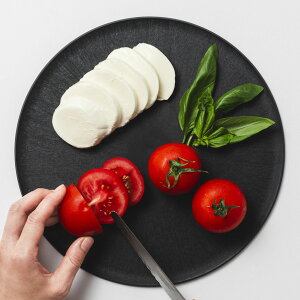 CHOPLATE(260mm) BLACK チョップレート まな板になるお皿 丸い 皿 まな板 食洗器対応 電子レンジ対応 日本製 アウトドア お皿 ブラック 黒色 丸 丸型 円型 耐熱 ミニマル シンプル 省スペース 黒