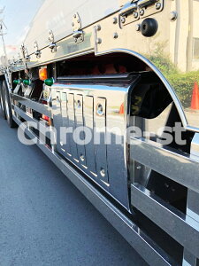 FUSO 17スーパーグレート  マフラーカバー★高級クロームメッキ仕様★