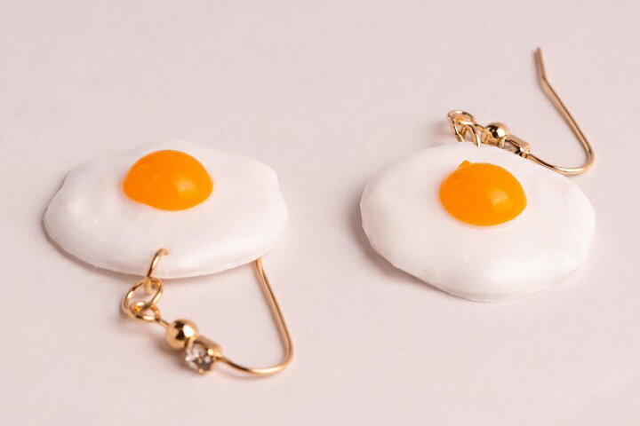 アクセサリー　イヤリング　可愛い　お洒落　面白い　人気　食品サンプル　割れた卵