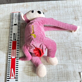 【中古】 【おしりからティッシュ】【ユニークなさる】 サル ぬいぐるみ ジッパー付きケース 全長約40cm ピンク 中古品 バナナ 刺繍 背中ファスナー付き 長い手足 インテリア 雑貨 動物 アニマル かわいい おもしろ