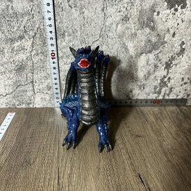 【中古】 【深海の使者】 【水底の伝説】 バンダイ ミズノエノリュウ フィギュア リアル造形 精密彩色 高さ12cm 横7cm 重量101g 鮮やかブルー シルバーディテール ウルトラマンガイア 登場怪獣