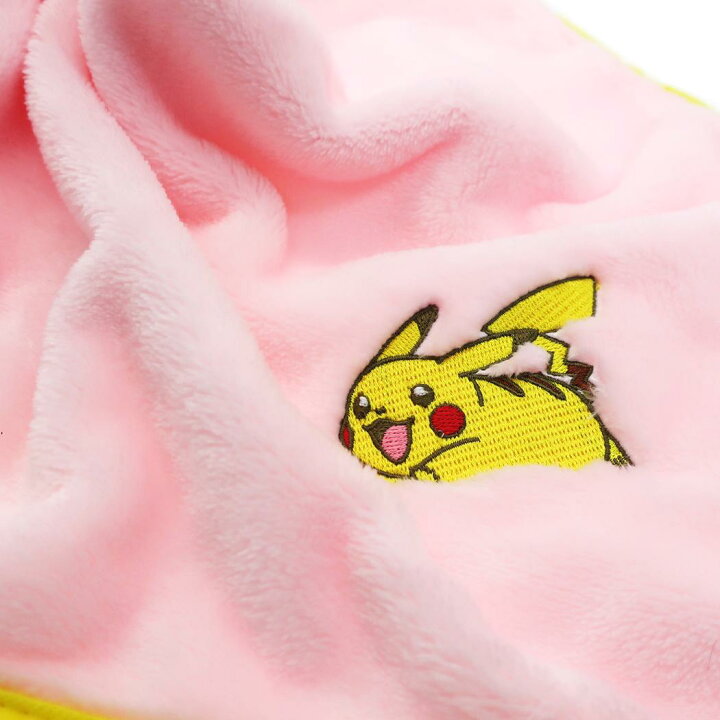 楽天市場 ポケモン ひざ掛け毛布 ブランケット In クッション ピカチュウpk ポケットモンスター スモールプラネット ウォーマー雑貨 キャラクター グッズ シネマコレクション キャラクターのシネマコレクション
