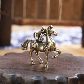 真鍮 置物 レトロ 装飾品 車 ダッシュボード 卓上小物 アンティーク 馬 馬車 キーホルダー ペンダント 猿 乗馬 手 遊び 小さい