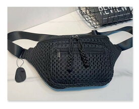 《ダンボールニットボディバッグ》 軽量 ポリエステル 黒 収納力