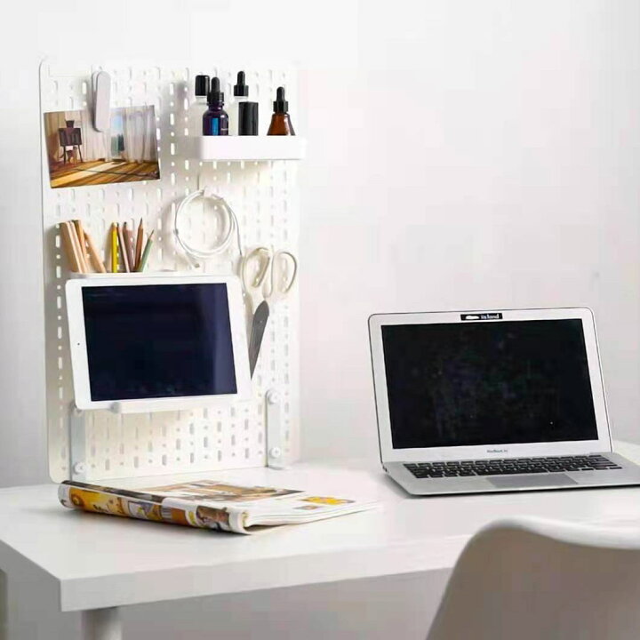 楽天市場 有孔ボード 卓上収納 ホワイト 清潔感 お洒落装飾6点セット 自宅 事務所 オフィス机 デスク 食卓 勉強机 リビング 壁掛け 取付簡単 工具不要 耐荷重kg インテリア収納560x360x5mm ペグボード パンチングボード 机 おしゃれ収納 取付パーツ付き 白 橘品女子