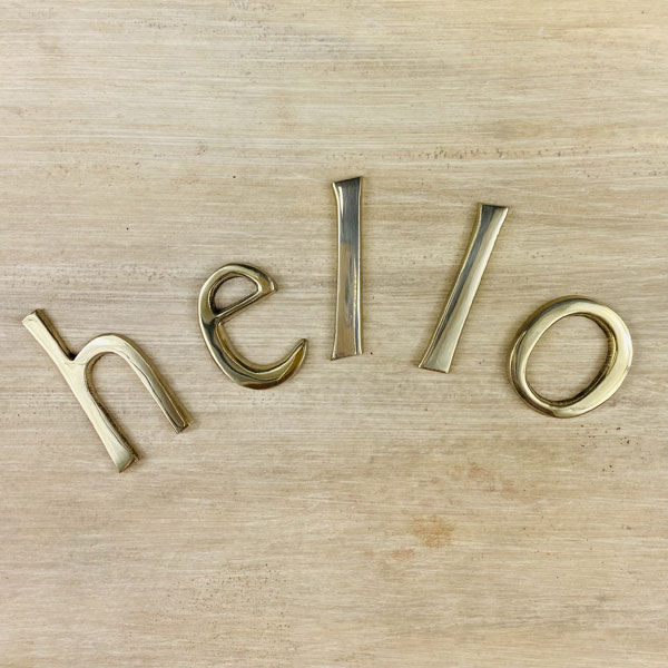 真鍮レター（HELLO Welcome など）アルファベット 英数字 埋め込み