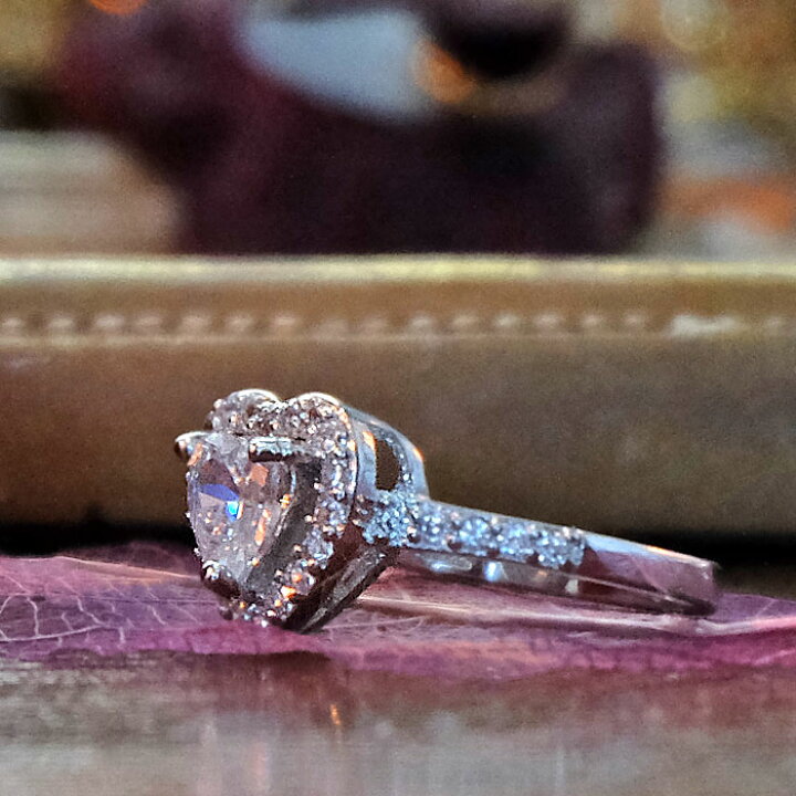 楽天市場 指輪 リング レディース シンディ ハート リング 婚約指輪 結婚指輪 シンプル 人気 プレゼント 誕生日プレゼント 女友達 ギフト バレンタイン ギフト 結婚記念日 プレゼント 妻 ギフト 日曜営業 優 ジュエリー工房 クレメンティア