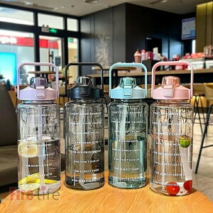 送料無料 水筒 2L ウォーターボトル 大容量 スポーツボトル 目盛り付き タイムマーカー キッズ用水筒 子供用 大人 2000ML 透明 水分補給 おしゃれ 軽量 ル アウトドア 出かけ 登山 通勤 通学 ス