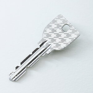 カスタムキー オーダーメイド 千鳥格子(ギザギザタイプ)爪を傷めず広げられるキーリング付属 おしゃれ 玄関ドア カギ スペアキー 合鍵 装飾加工 新築記念 ファッションキ