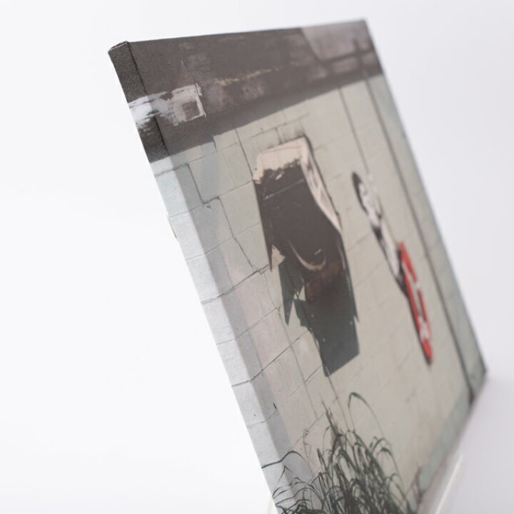 楽天市場 Banksy Canvas Art キャンバスアートファブリックパネル Flower Thrower Chucker 60cm 40cm バンクシー フラワー スロワー 送料無料 ギフト Clozest モッズメンズレディース