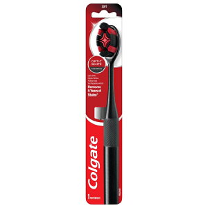 �R���Q�[�g �I�v�e�B�b�N�z���C�g �`���R�[���\�t�g���u���V ��l�p 1�{ Colgate Optic White Charcoal Soft Toothbrush for Adults, 1 Pack �y�����񂹏��i�z