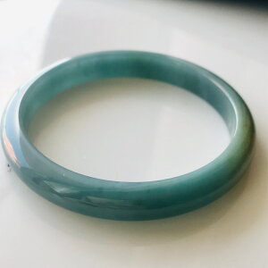 グアテマラ産 翡翠 ヒスイ jade バングル ブルーグリーン イエロー 60.3mm ヒスイ ひすい パワーストーン hisui 本翡翠 【翡翠専門店 アクセサリー 風水 占い 厄払い 厄除け 健康 長寿】