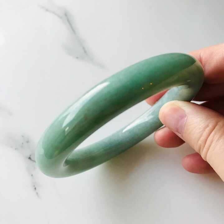 楽天市場】グアテマラ産 翡翠 ヒスイ バングル 一点もの 希少 ミルキー  