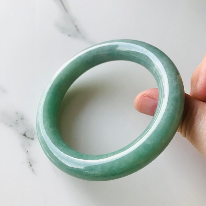 楽天市場】グアテマラ産 翡翠 ヒスイ バングル 一点もの 希少 ミルキー  